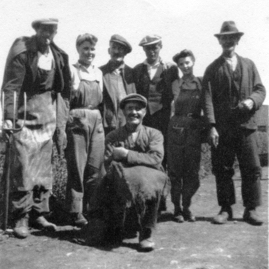 Land Girls & farm workers, N. Berwick, June 1943.jpg